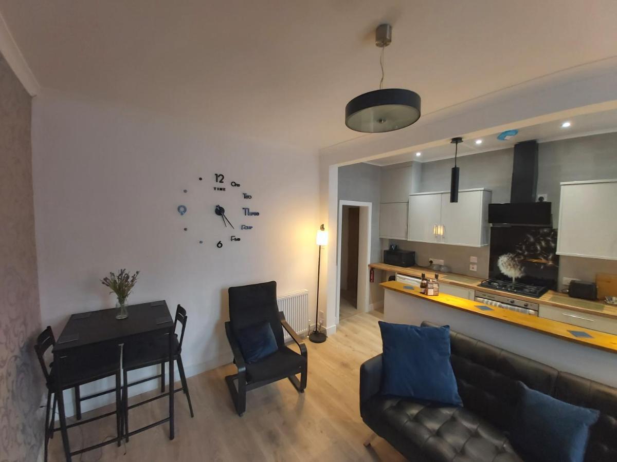 One Bedroom Flat, Very Close To Town Center. Oban Buitenkant foto